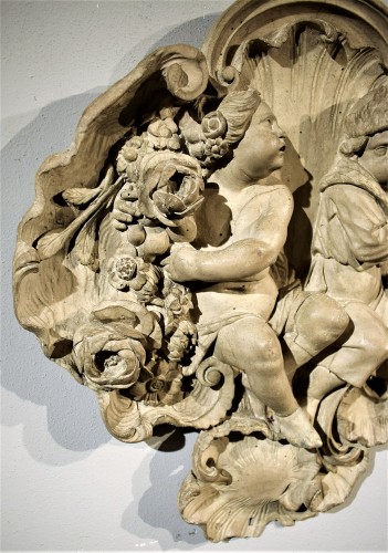 XVIIIe siècle - Allégorie de l'hiver et du printemps, Bois sculpté du XVIIIe siècle